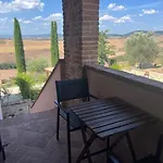 Podere Cedrola - La Terrazza アッシャーノ